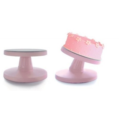 Otro utensilio de reposteria barato que no debe faltar en tu cocina es el plato giratorio con el que decoraras tus taratas facilmente. Super barato en nuestra tienda online.