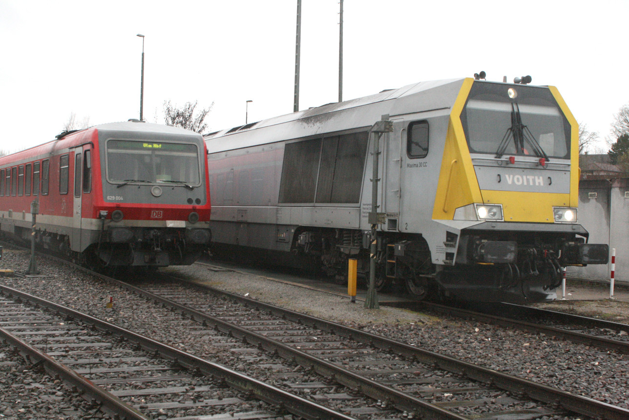 Am Freitag war eine Maxima in Crailsheim zu Gast.  Links der 629 004 mit dem Fahrziel Ulm Hbf.