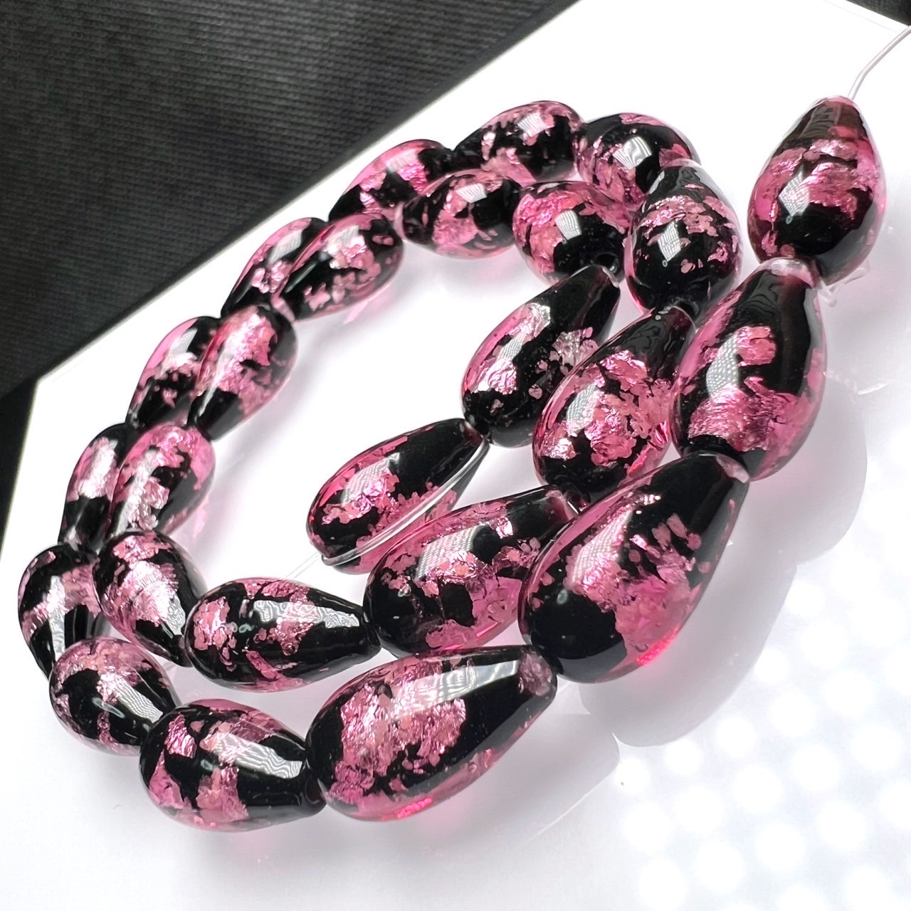 蓄光 ホタルガラス 10mm 連売り 40粒 ピンク とんぼ玉 とんぼガラス 蓄光 ホタルガラス ピンク 10mm 連売り 40粒 沖縄 とんぼ玉 - メルカリ