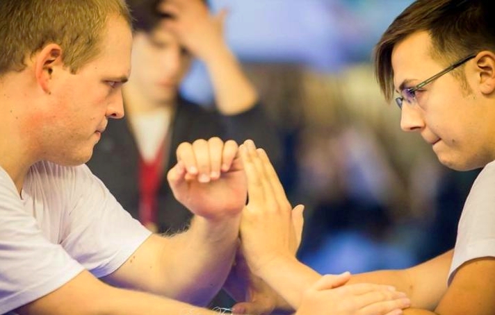 Kung Fu Training fördern die Fokussierung; wir traininieren miteinander - nicht gegeneinander