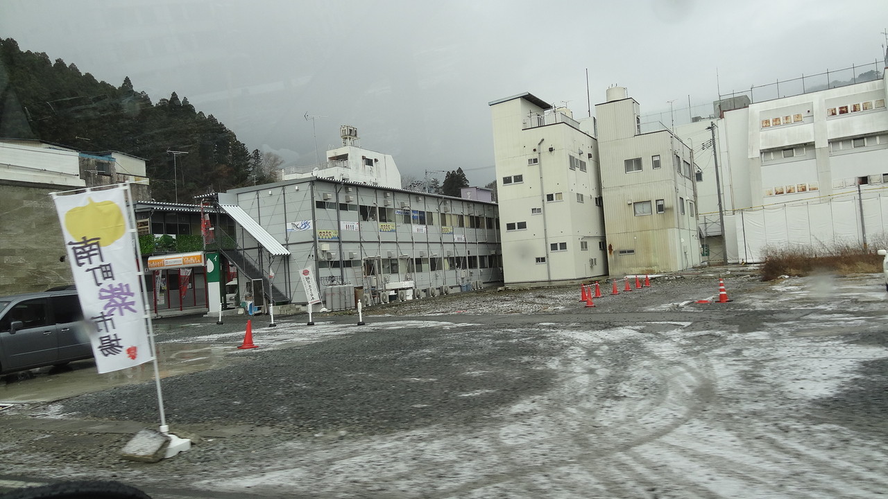 空き地が点在し、商店街のすぐ近くまで津波が来たことがわかります