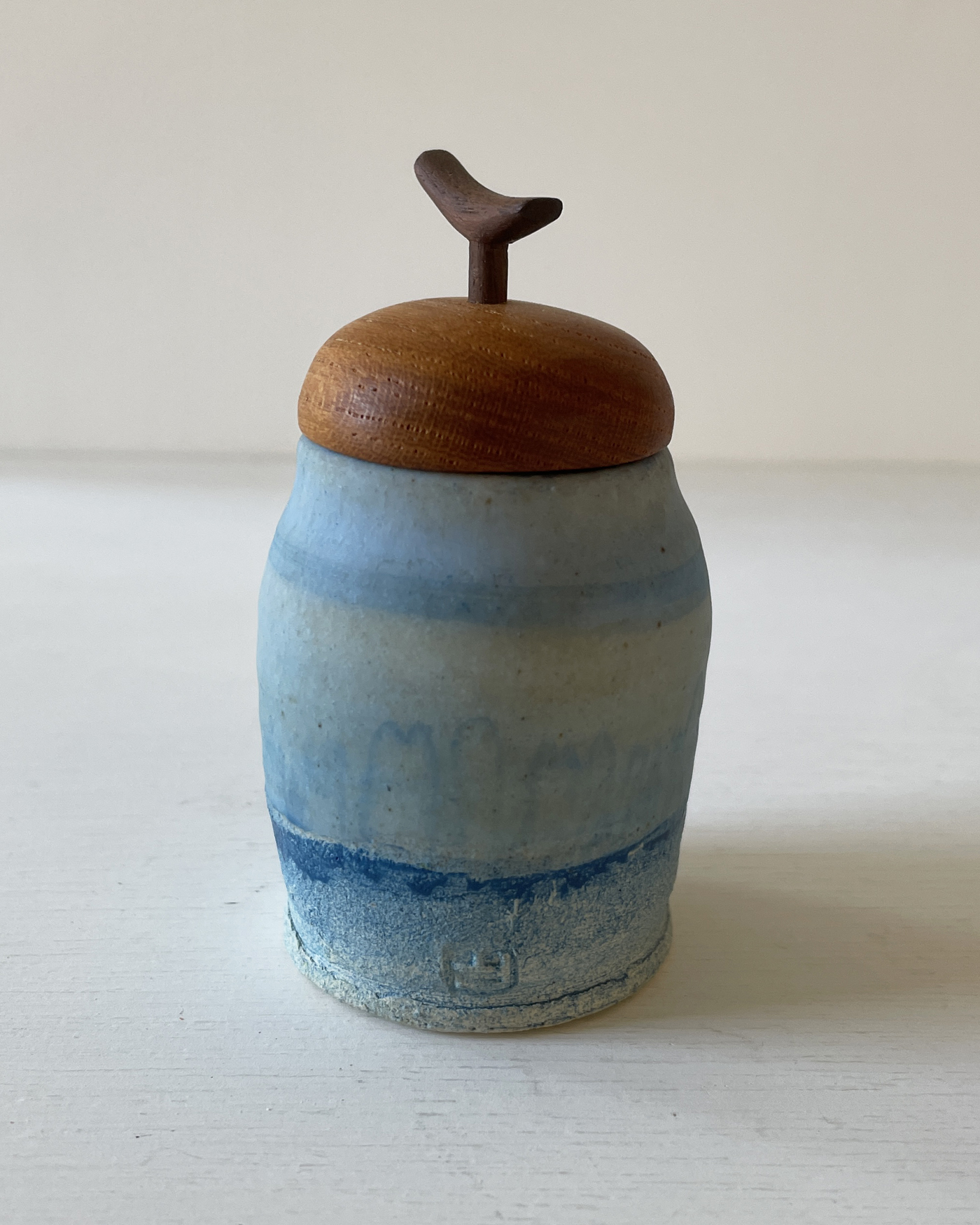 小壺・ブルー／FUTAMONO-YA　陶と木のコラボレーションブランド