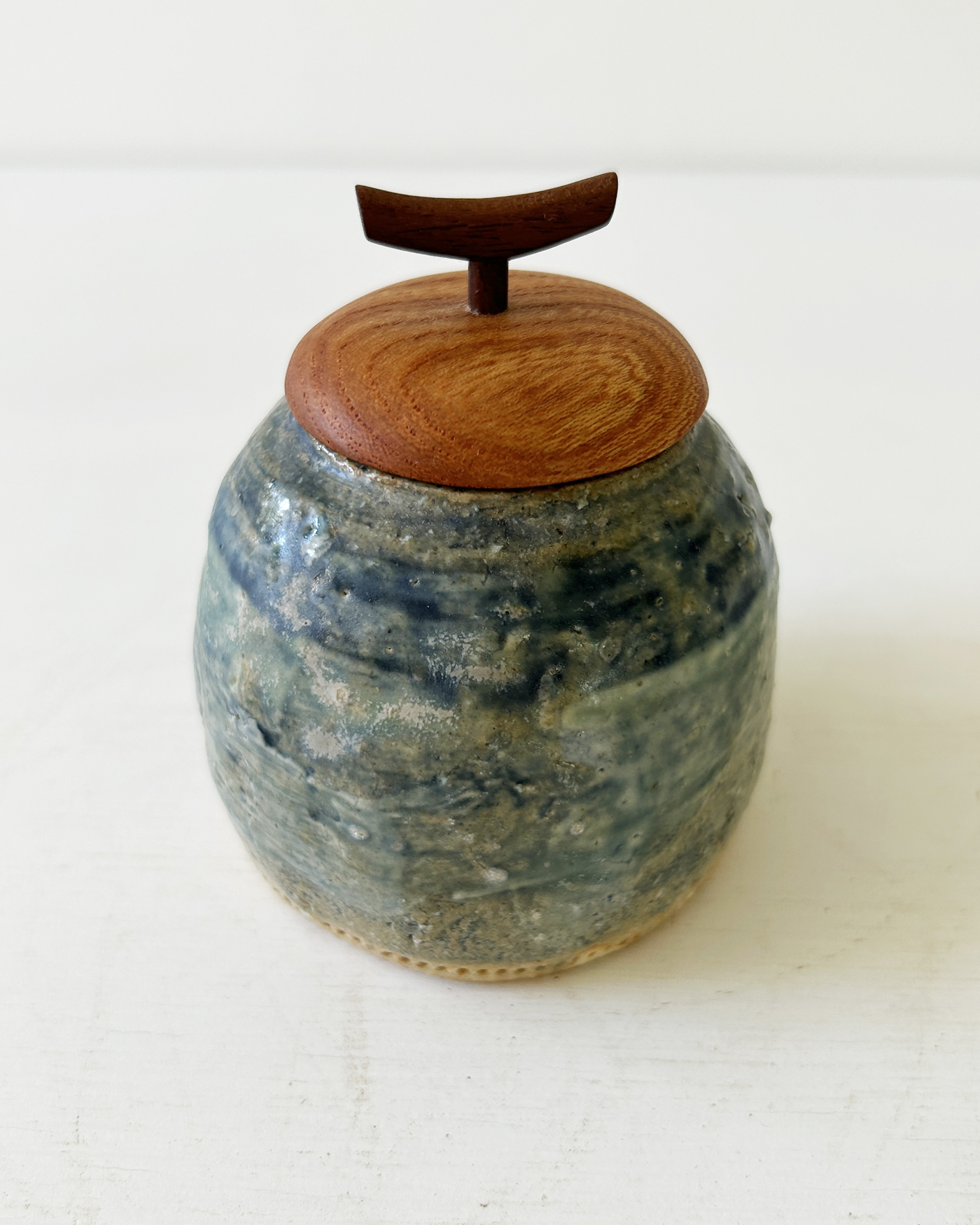 丸壺・青／FUTAMONO-YA　陶と木のコラボレーションブランド