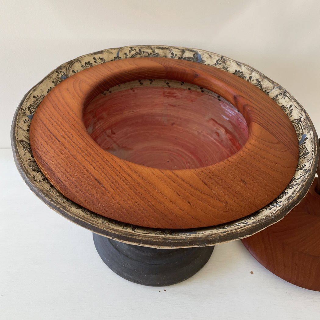 ふと、さお鹿の凛と見つめる／FUTAMONO-YA：陶の器と木の蓋、コラボレーションブランド