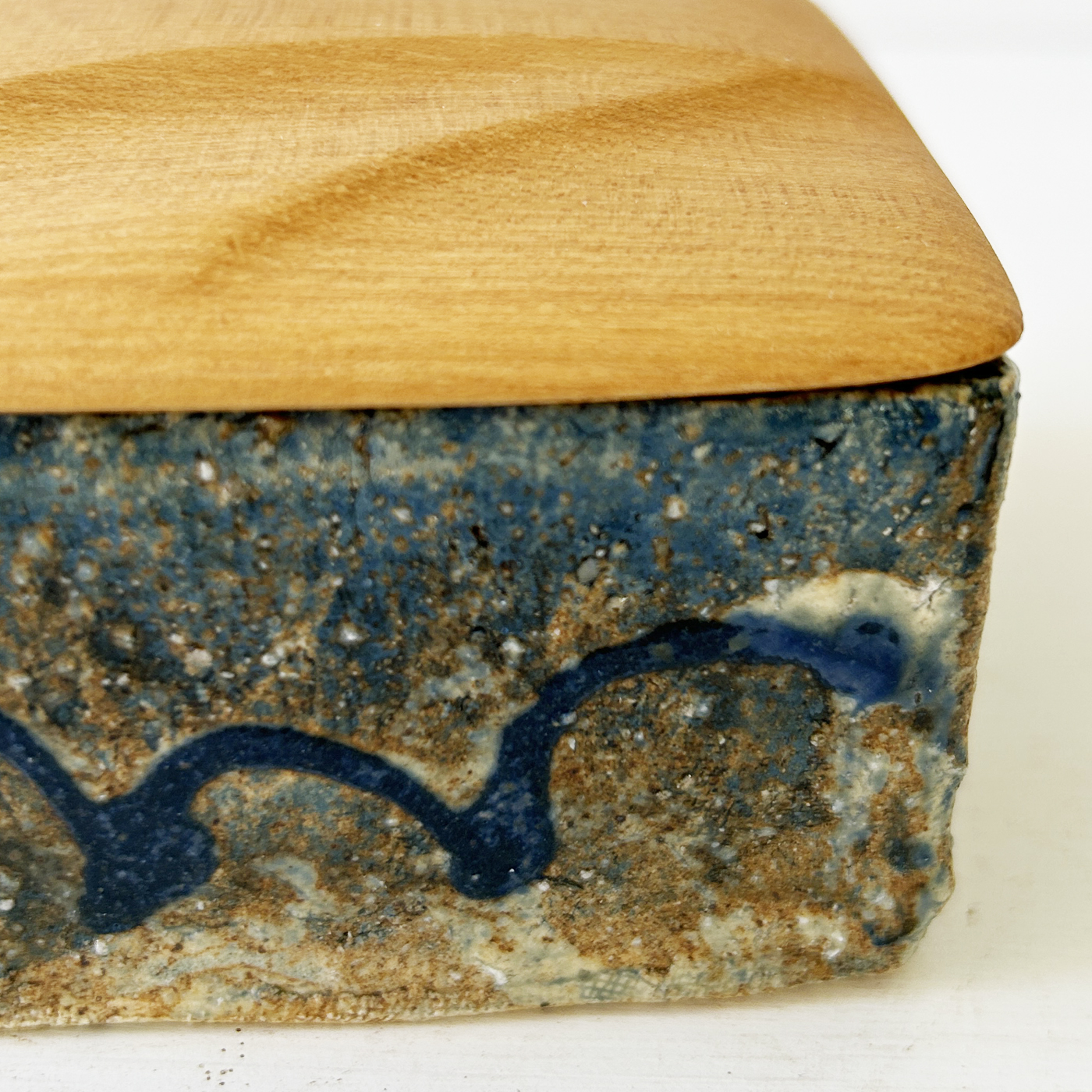 小箱・青／FUTAMONO-YA：陶の器と木の蓋、コラボレーションブランド