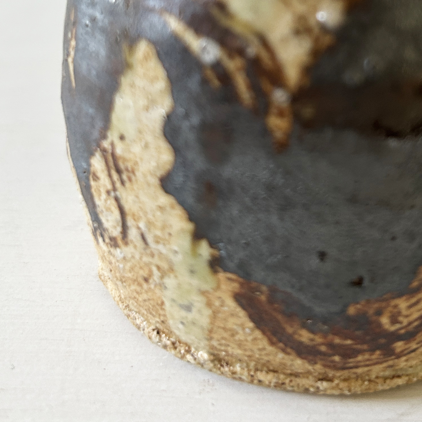 丸壺・鉄絵／FUTAMONO-YA：陶と木のコラボレーションブランド