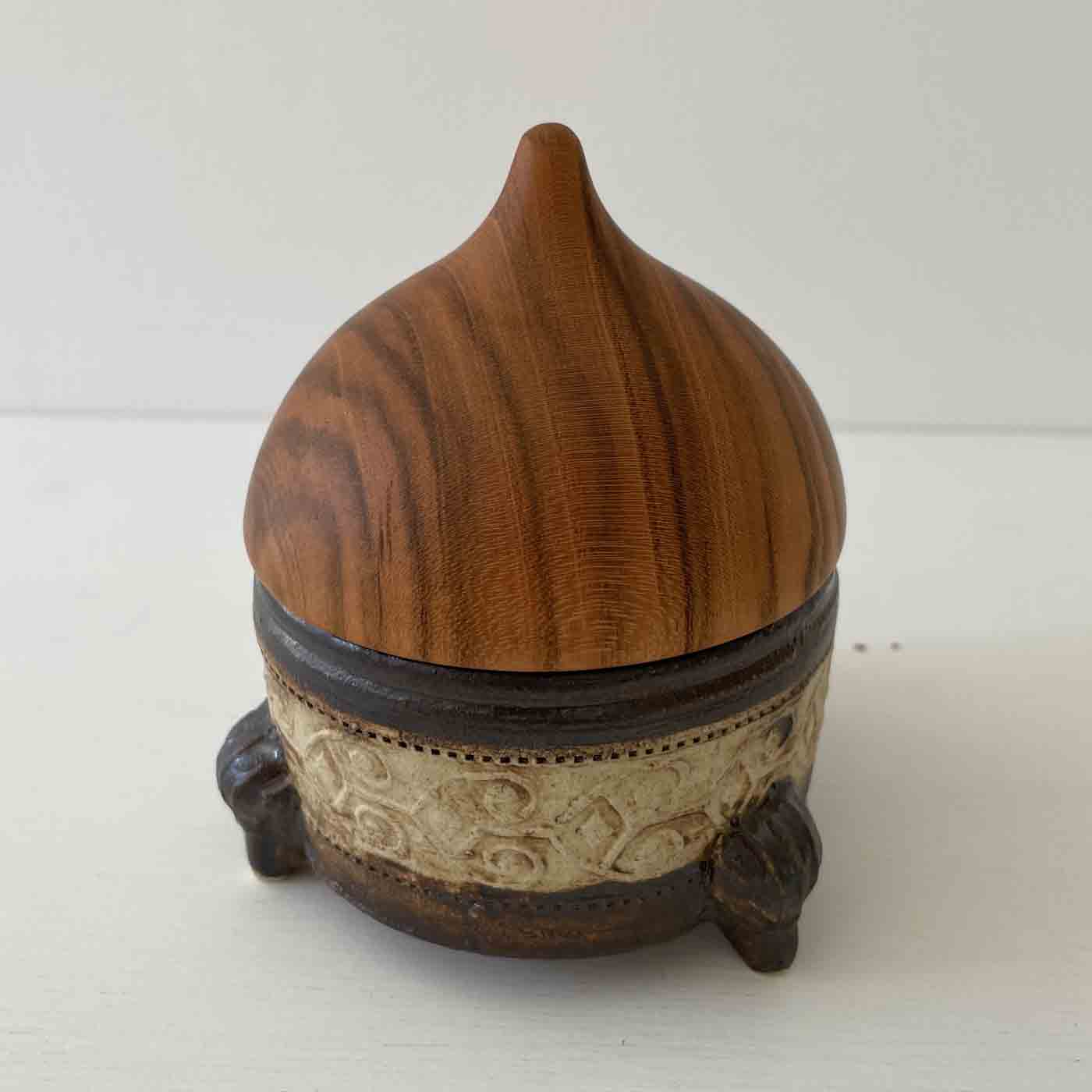 三足・イッチン青／FUTAMONO-YA：陶の器と木の蓋、コラボレーションブランド