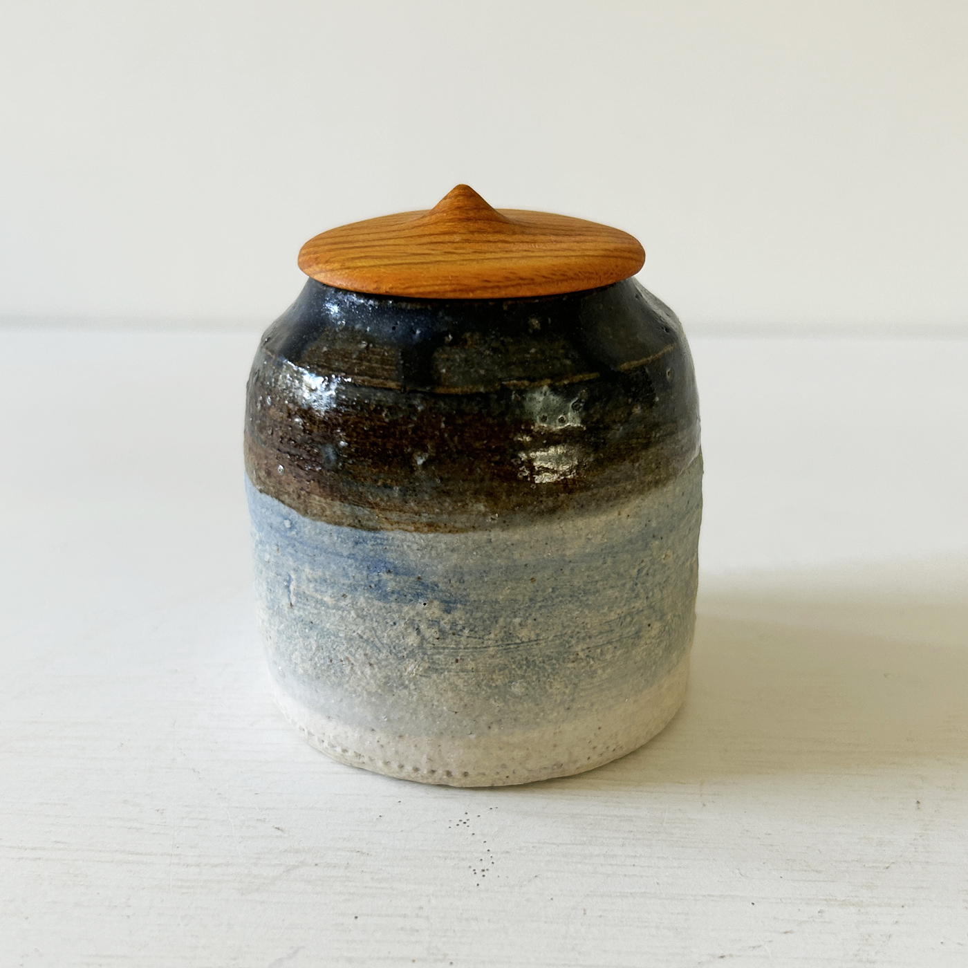 小壺・紺茶青／FUTAMONO-YA　陶と木のコラボレーションブランド