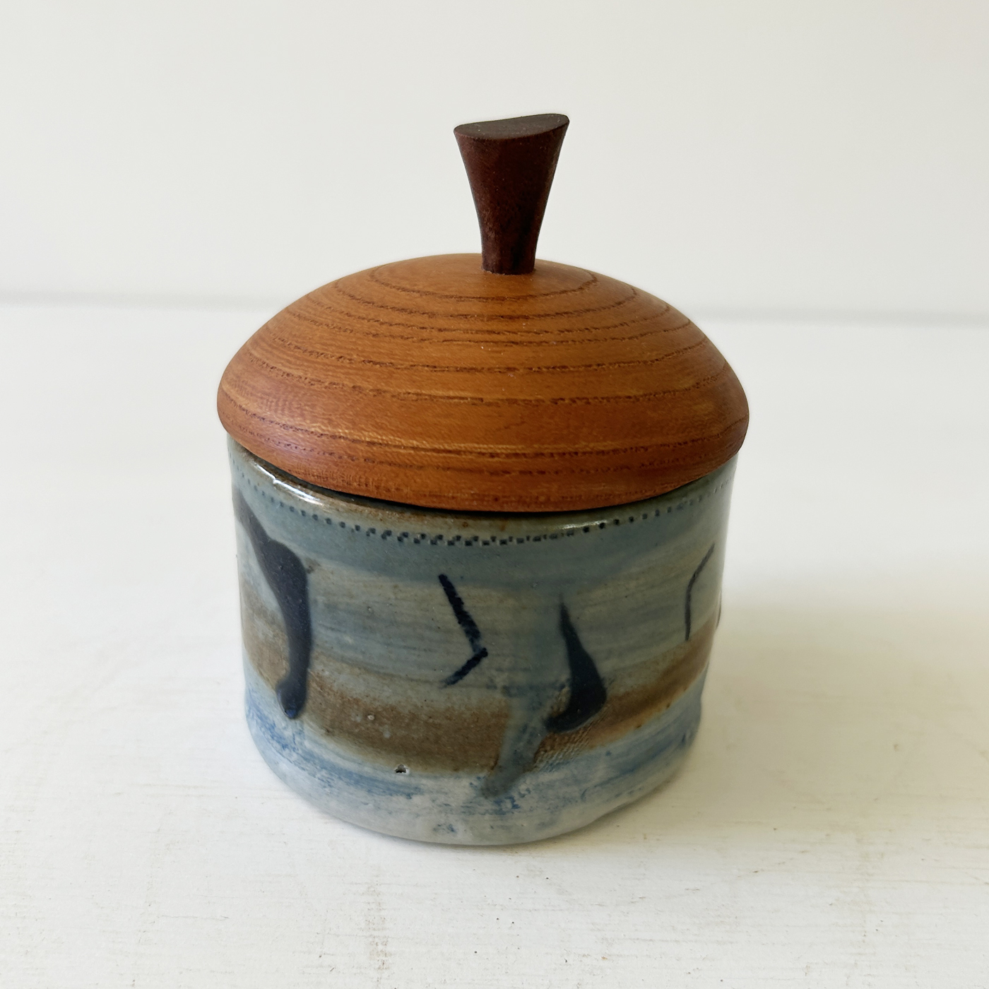 猪口型・青茶イッチン／FUTAMONO-YA：陶の器と木の蓋、コラボレーションブランド