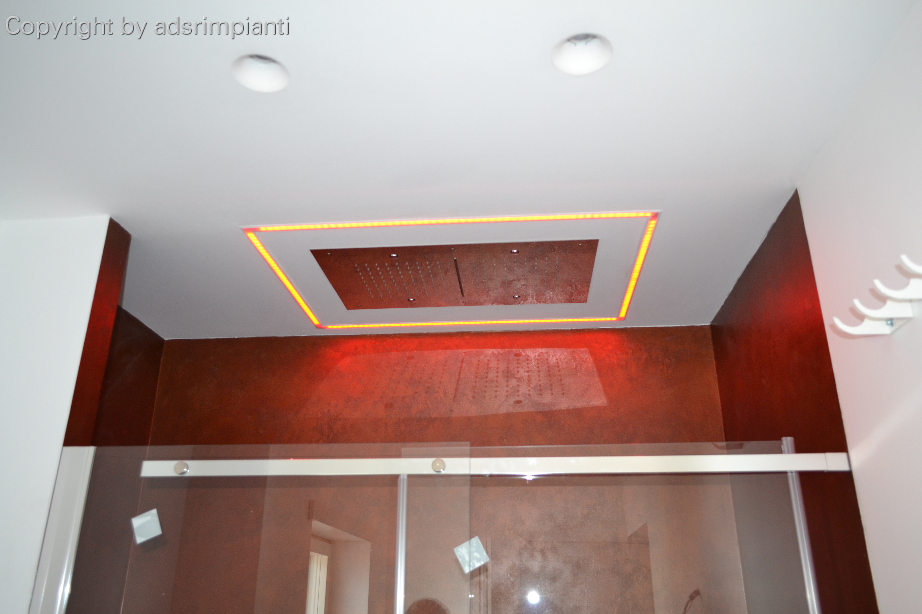 Bathroom with Chromotherapy
