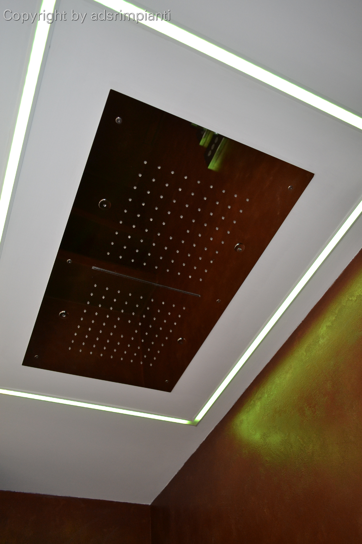 Bathroom with Chromotherapy