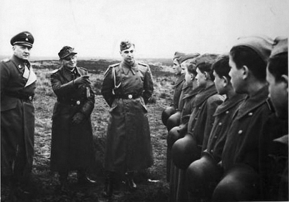 SS-Obergruppenführer und General der Waffen-SS. Maximilian von Herff i Sauberzweig - Neuhammer 1943