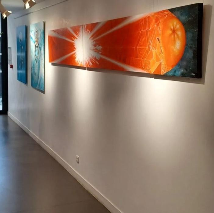 LA TERRE EST BLEUE COMME UNE ORANGE triptyque acrylique sur toile 360x50cm