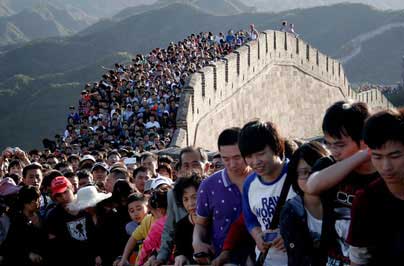Die Grosse Mauer in Badaling zur Golden Week in der 1. Oktoberwoche