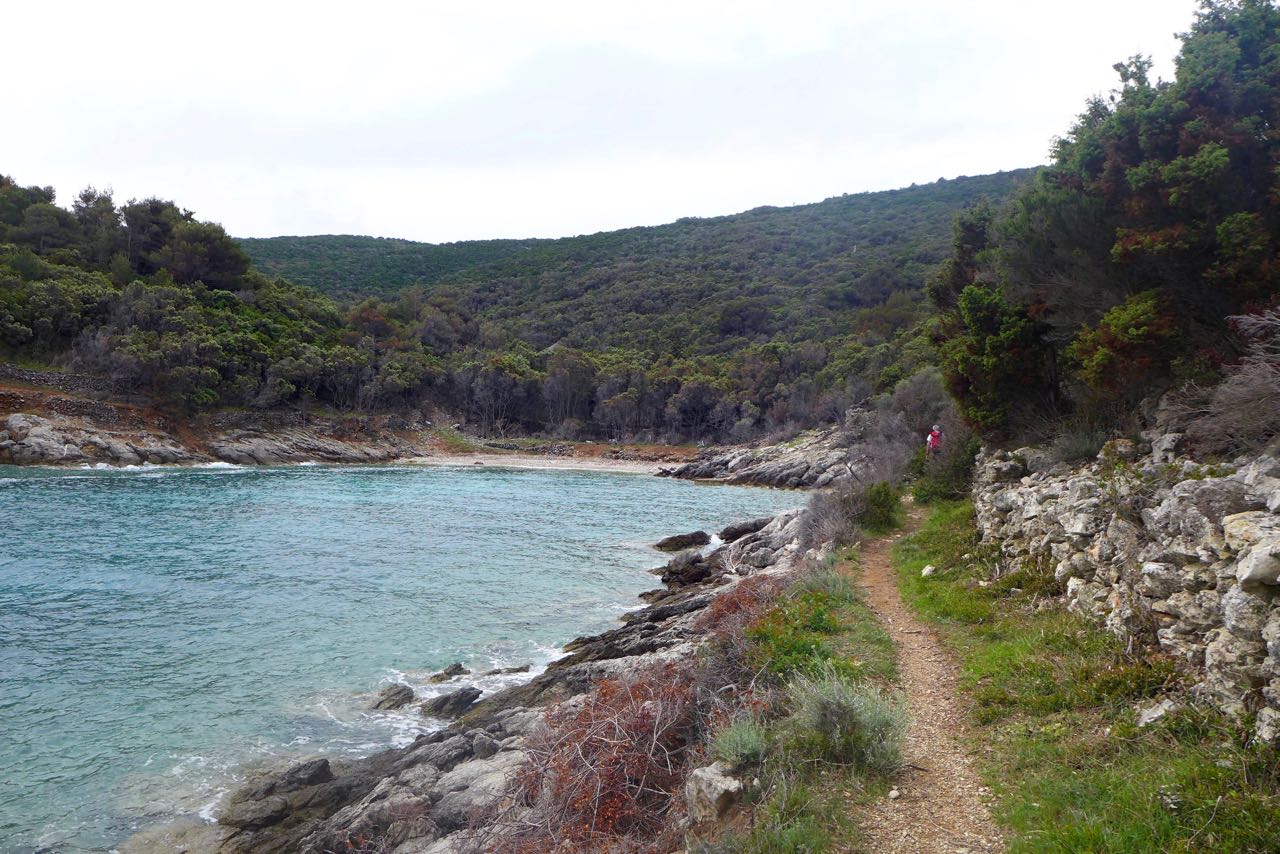 Wandern mit Badebuchten auf Losinj