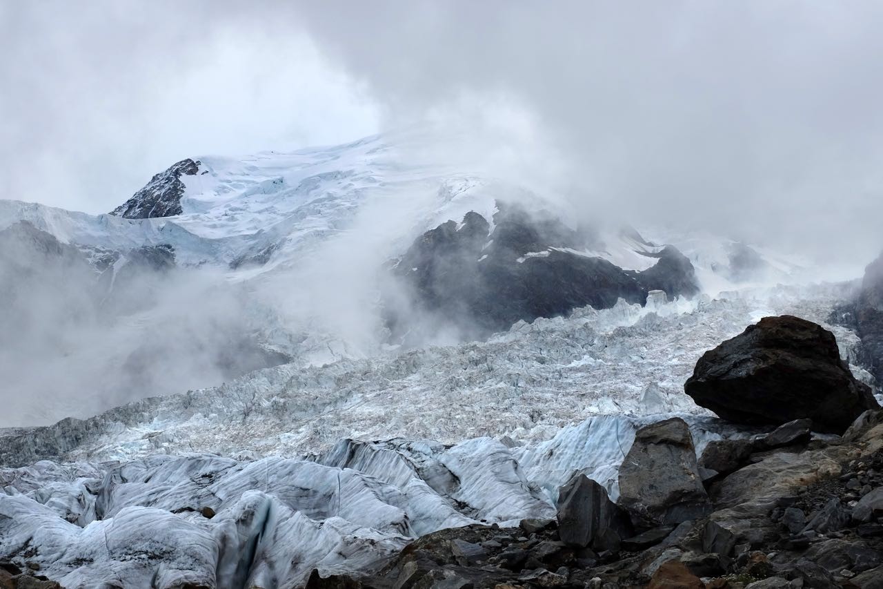La Jonction, wo sich die Eismassen des Taconnaz und Bossons Gletschers treffen