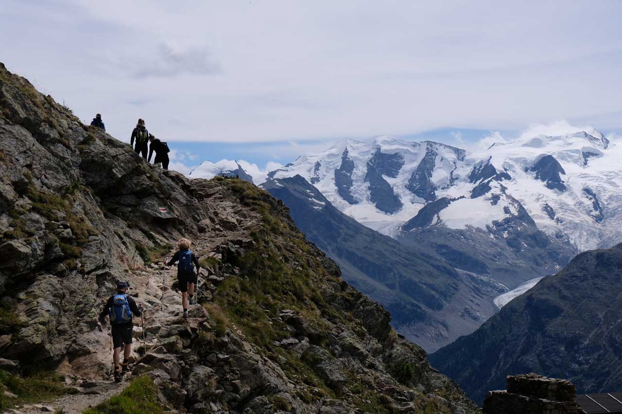 Steinbockweg hoch über Pontresina