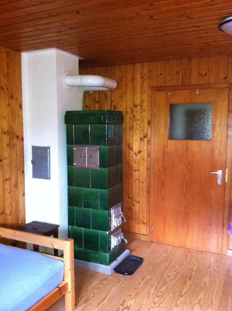 OVEN SOUTHERN ROOM UPPER FLOOR