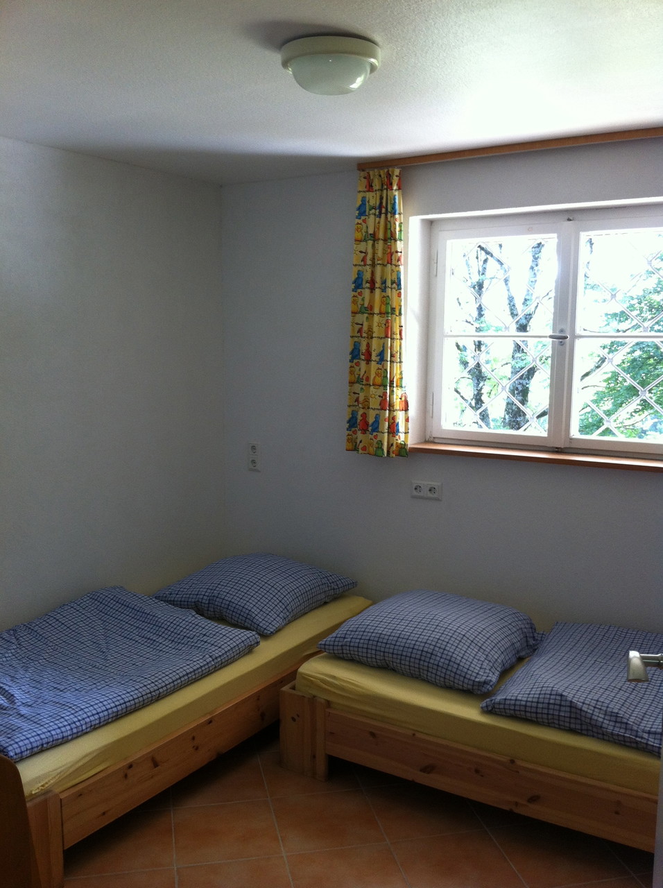 kleines Schlafzimmer Erdgeschoss