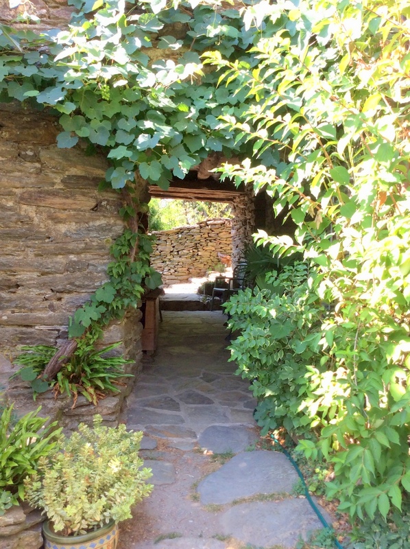 Gite de liou - Cévennes - Le porche d'entrée