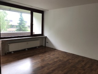 Wohnraum u. zur Loggia