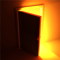 porta aperta con luce dietro