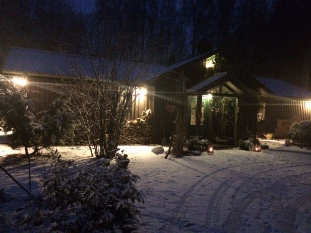 Winteridylle auf meinem Hof am Samstag-Abend.