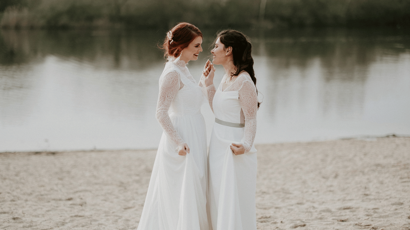 Grüne Liebe: Umweltfreundliche Hochzeitskleider für queere Paare