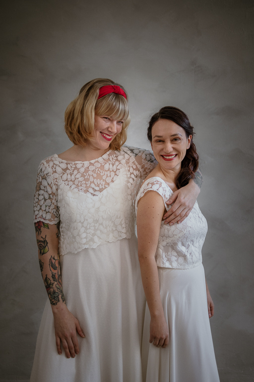 zweiteilige Brautoutfits - die neuesten Trends in der Brautmode 2025: Zweiteiler für die Hochzeit