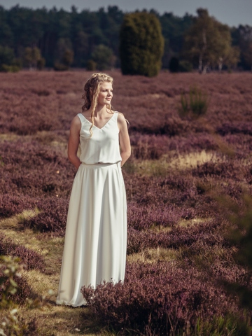 zweiteiliges Brautkleid mit Spitzentop im Boho Stil