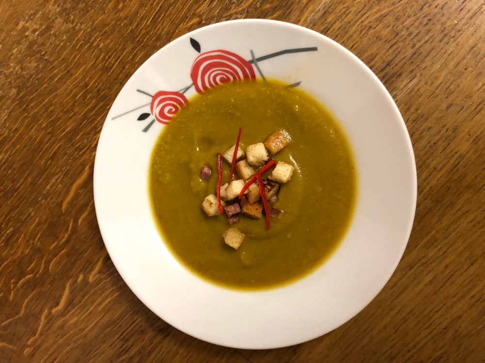 2 - Fondue-chinoise-Suppe mit Speck-Croûtons