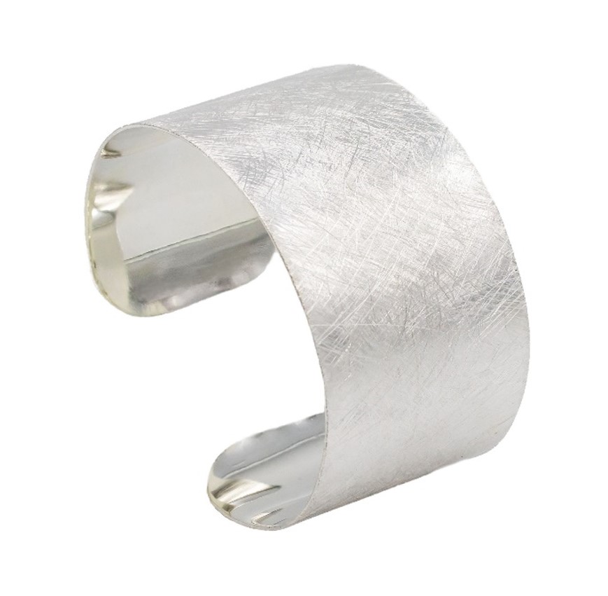 sehr breite Armspange Silber eismatt