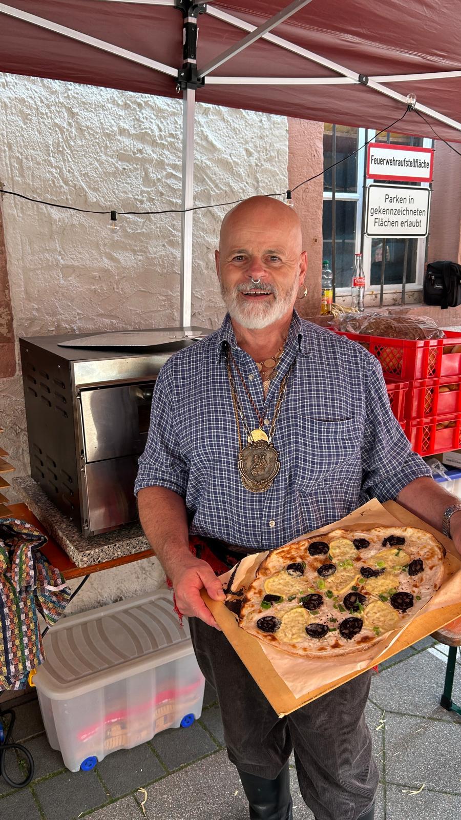 Flammkuchen "schwarzer Hannes" 