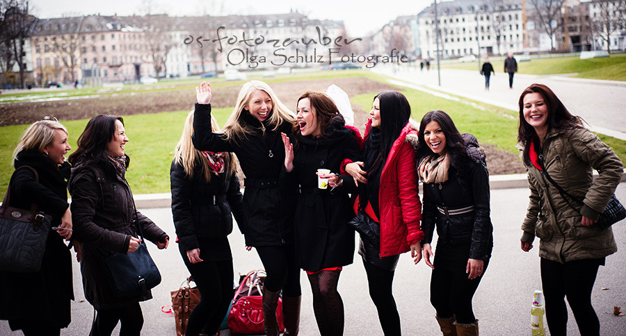 Junggesselinnenabschied in Koblenz, Mädels, Freundinenshooting, Fotoshooting in Koblenz, Koblenzer Schloss, os-fotozauber, Olga Schulz Fotografie, Überraschung, Geschenk