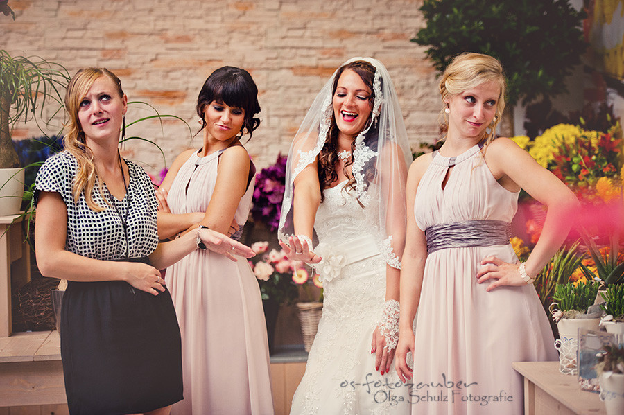 Hochzeit, Koblenz, Altenkirchen, Brautpaar, Brautpaarshooting, Hochzeitsrportage, Hochzeitstag, Kuss, Herz, olga schulz, os-fotozauber, Vintage, Verlobung, Blumenladen