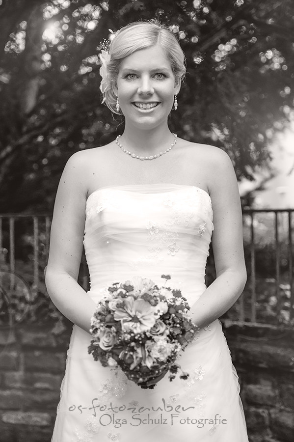 Hochzeit in Koblenz, Eheringe, Hochzeit in Höhr-Grenzhausen, Hotel Heinz, Hochzeitsfeier, Feier im Hotel Heinz, Olga Schulz, os-fotozauber, olga schulz fotografie, Hochzeit Reportage, Hochzeitspaar