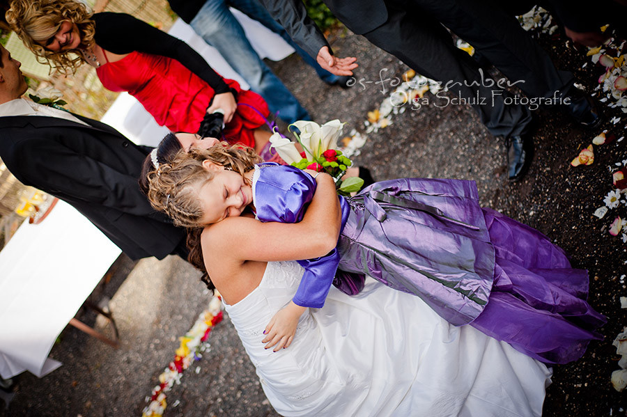 Hochzeit Koblenz, Kobern-Gondorf, Hochzeit in Matthiaskapelle, Brautpaar, Brautpaarshooting, Herbstliches Hochzeitsshooting, Hochzeitsreportage, Braut, Braustrauß, Brautkleid, Trauung, Ringtausch