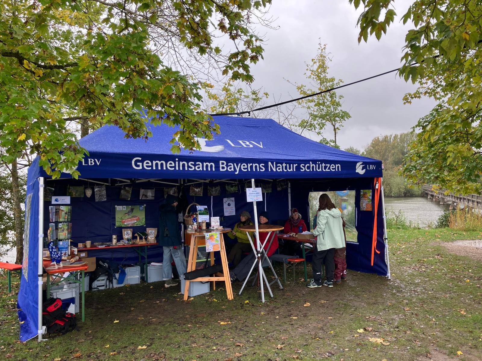 Unser Pavillon lädt zum Verweilen, umschauen, kennenlernen ein. Foto KG WUG