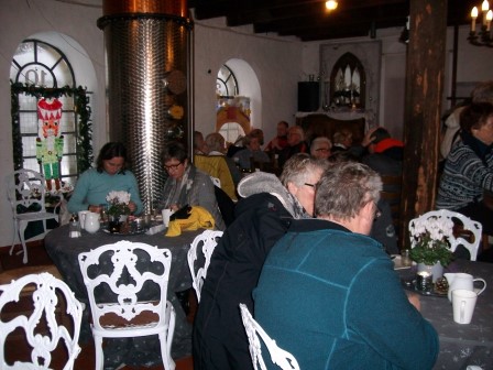 das gut besuchte LandFrauencafé  (Foto: B.Löffler)