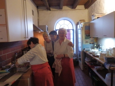 Abwaschen, Kaffee kochen in der Küche..(Foto: D.Mathes)