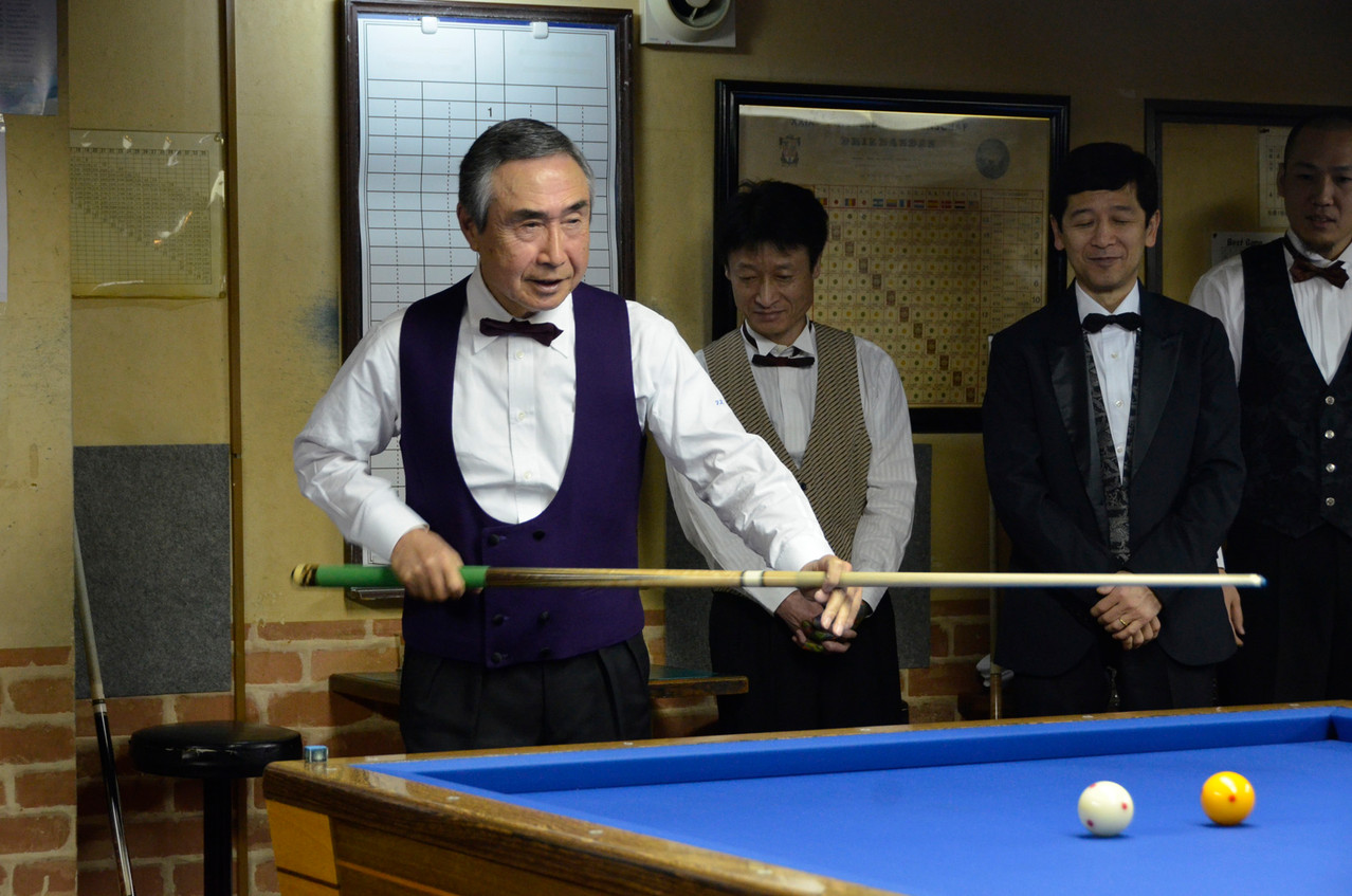 始球式（小森プロが初球を撞く）