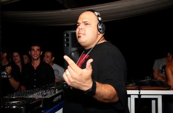 DJ Sneak