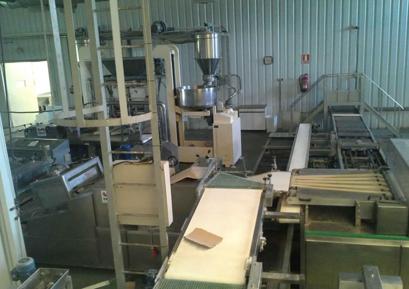 Industrial tray conveyor belt kiln line