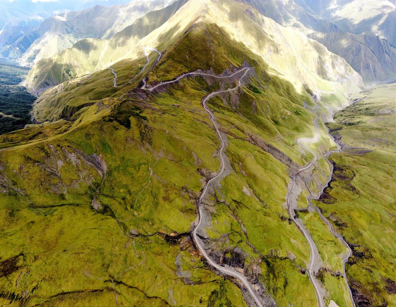 Porno: keksa erkaklar yosh xitoylik ayollarni yoldan ozdiradilar