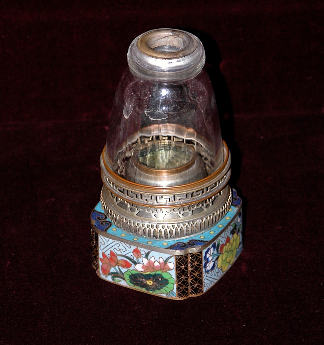 Cloisonné-enameled opium lamp (–> Lampes)