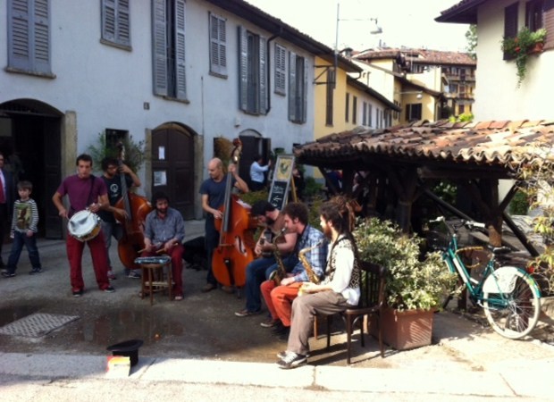 Grupo de Musica en el Naviglio