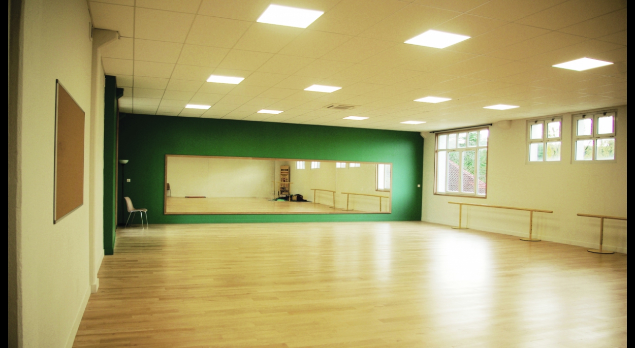 Salle de danse de Montcuq en Quercy