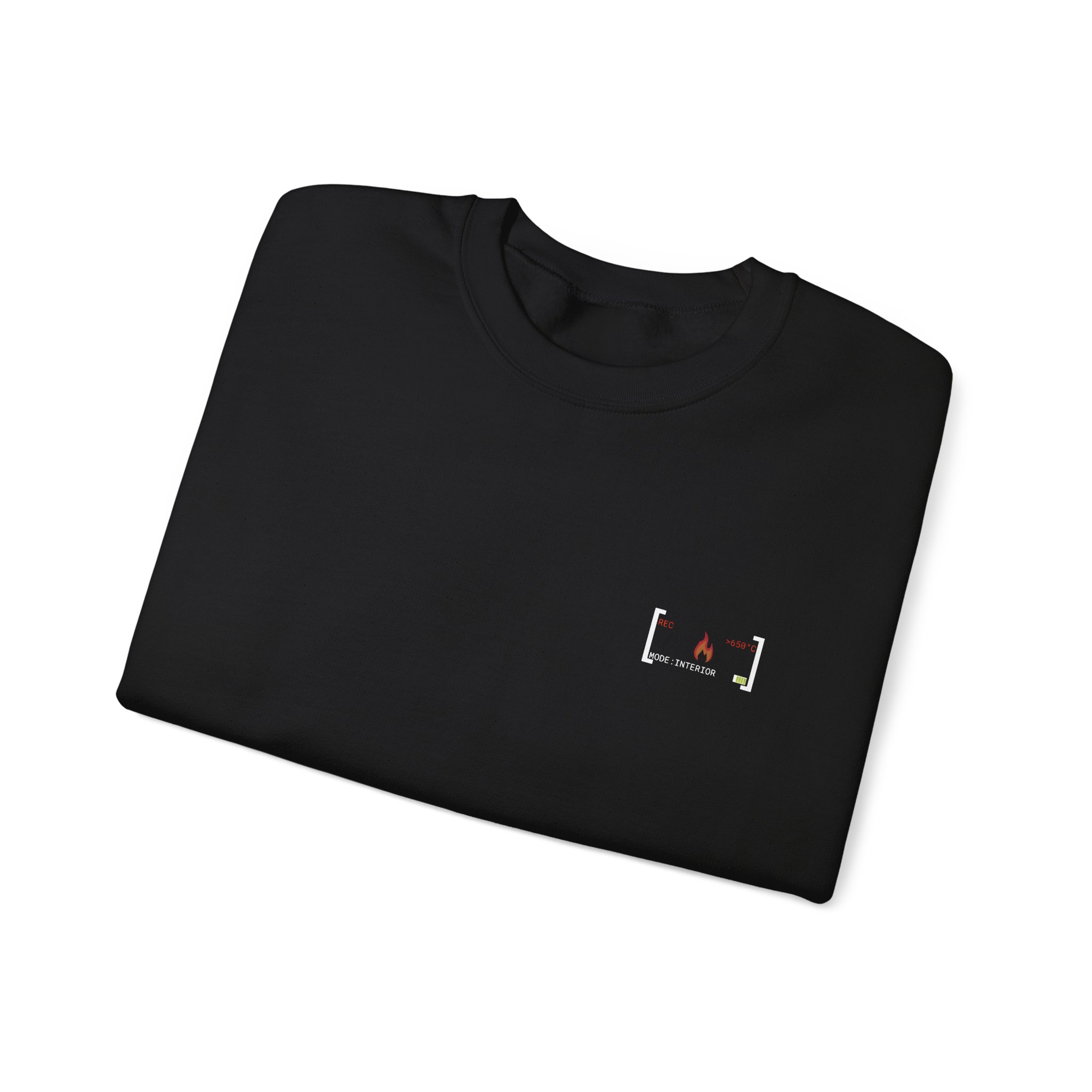 Zusammengelegter Feuerwehr Sweater in schwarz mit einem Brustlogo, einem HUD Emblem einer Wärmebildkamera