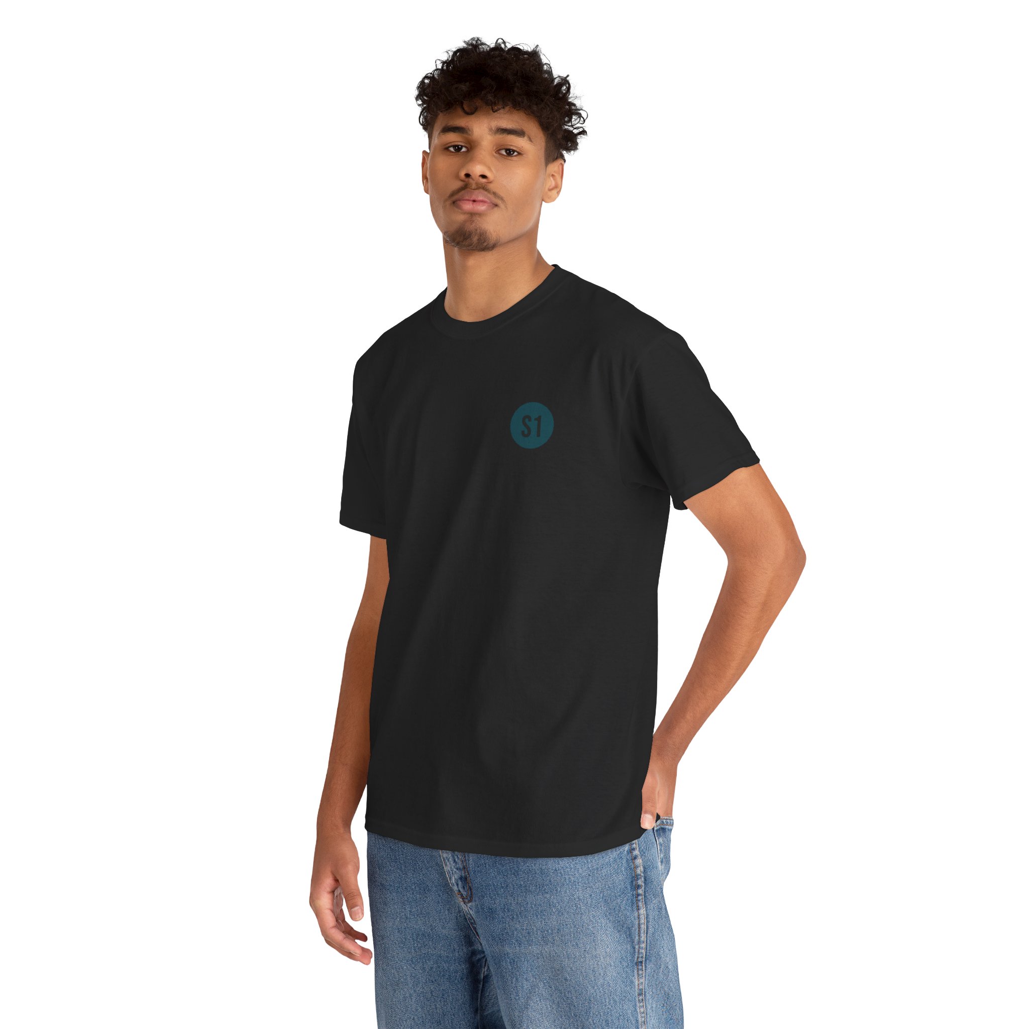 Frontalansicht: Feuerwehr T-Shirt THL Technische Hilfeleistung Design im Retro-Patch-Look.