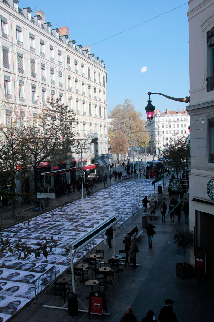 Rue de la République - Installation artistique - Inside Out - JR - Lyon - Photo © Anik COUBLE  